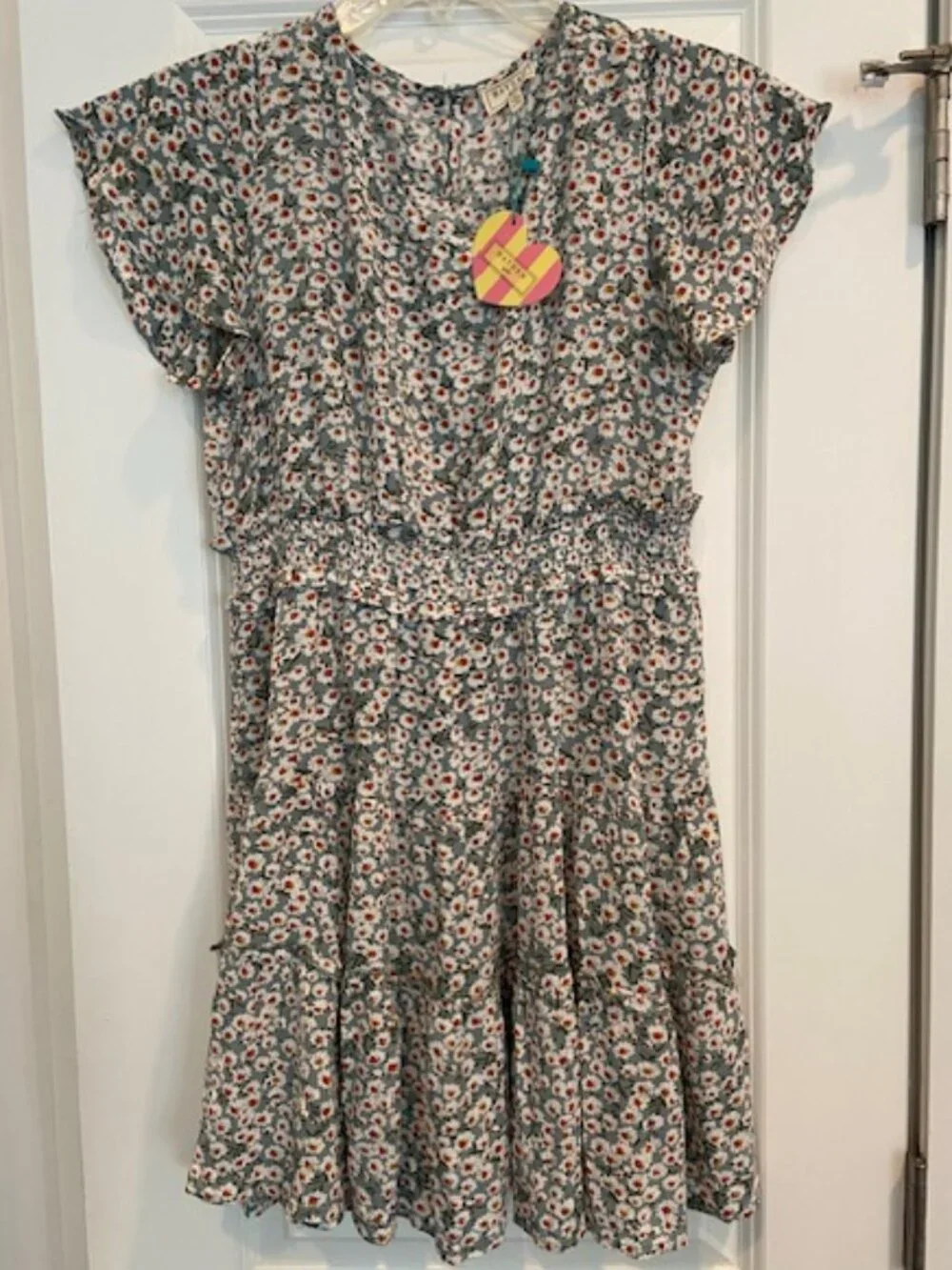 NWT Hayden Girls White Daisy Dress in Size XL (13-14 y.o.)